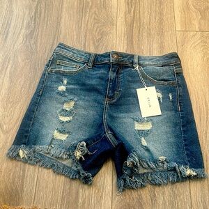 Cello Jean short dark denim size medium